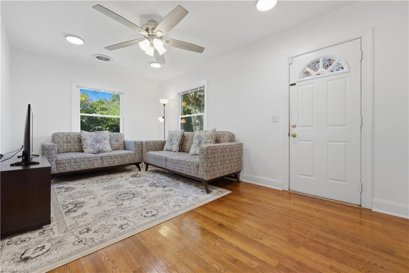 Photo 4 of 26 residential for sale in Chesapeake virginia Photo 4 of 26 residential for sale in Chesapeake virginia