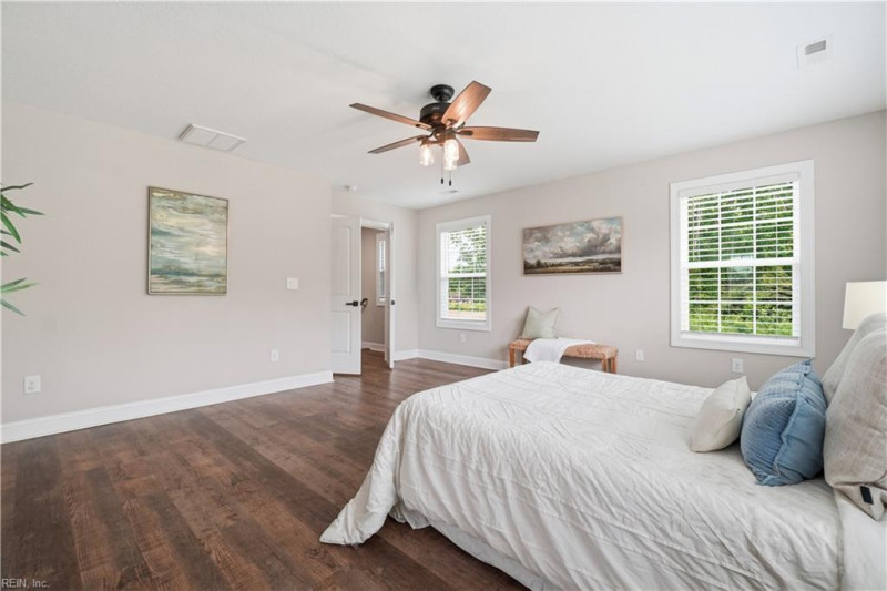 Photo 18 of 43 residential for sale in Chesapeake virginia
