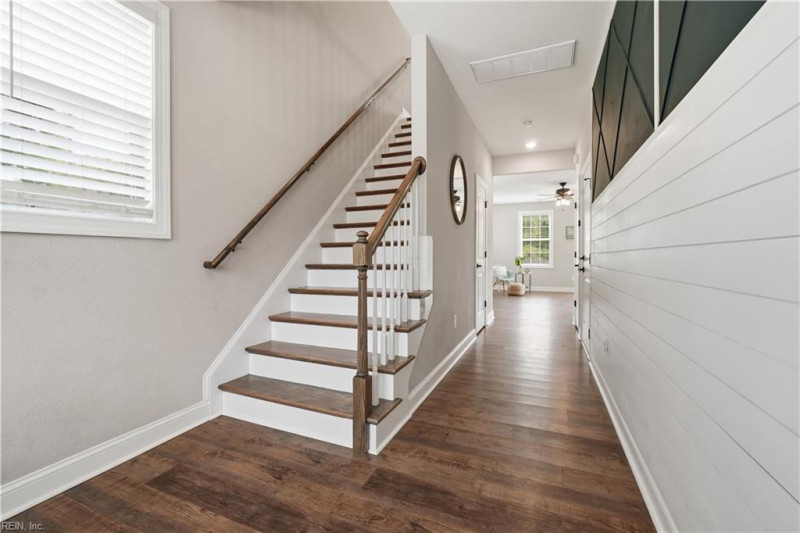 Photo 7 of 43 residential for sale in Chesapeake virginia