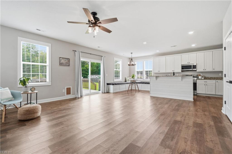 Photo 8 of 43 residential for sale in Chesapeake virginia