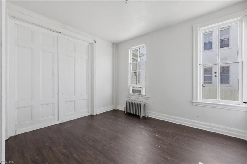 Photo 10 of 50 residential for sale in Portsmouth virginia