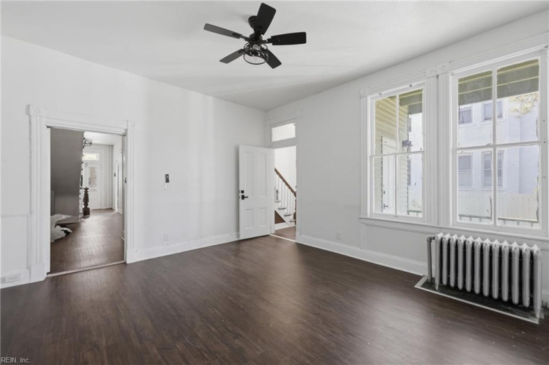 Photo 14 of 50 residential for sale in Portsmouth virginia