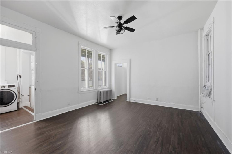 Photo 15 of 50 residential for sale in Portsmouth virginia