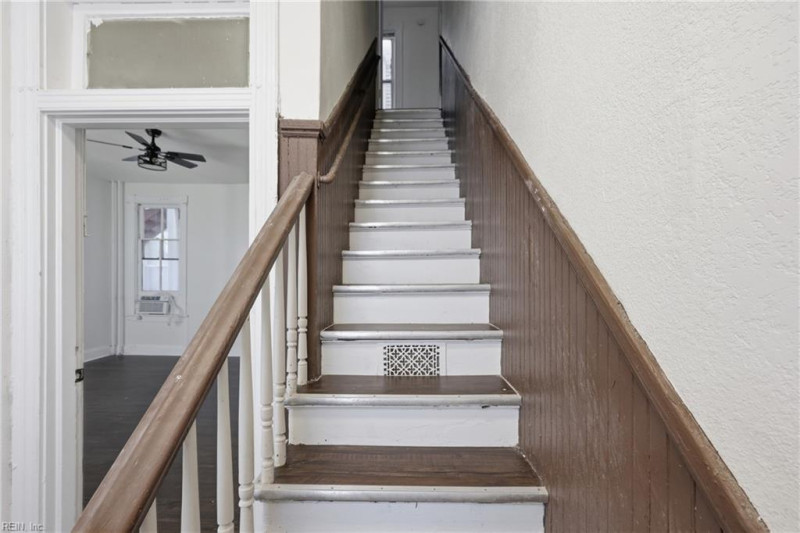 Photo 17 of 50 residential for sale in Portsmouth virginia
