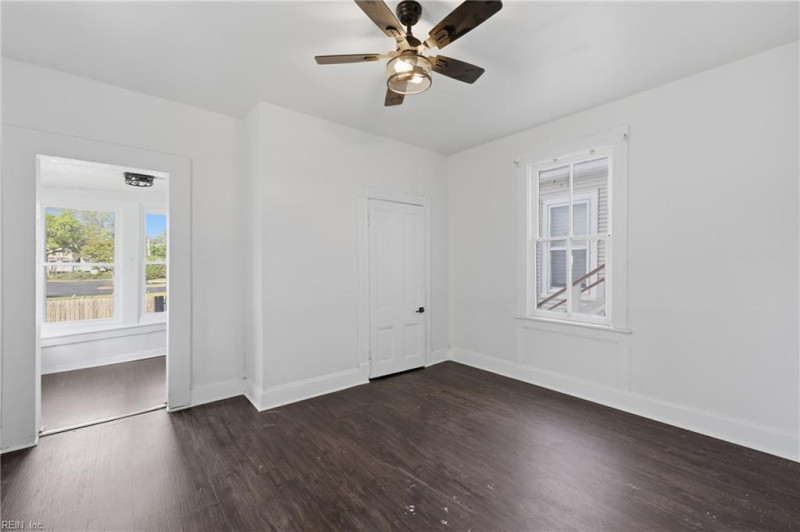 Photo 20 of 50 residential for sale in Portsmouth virginia