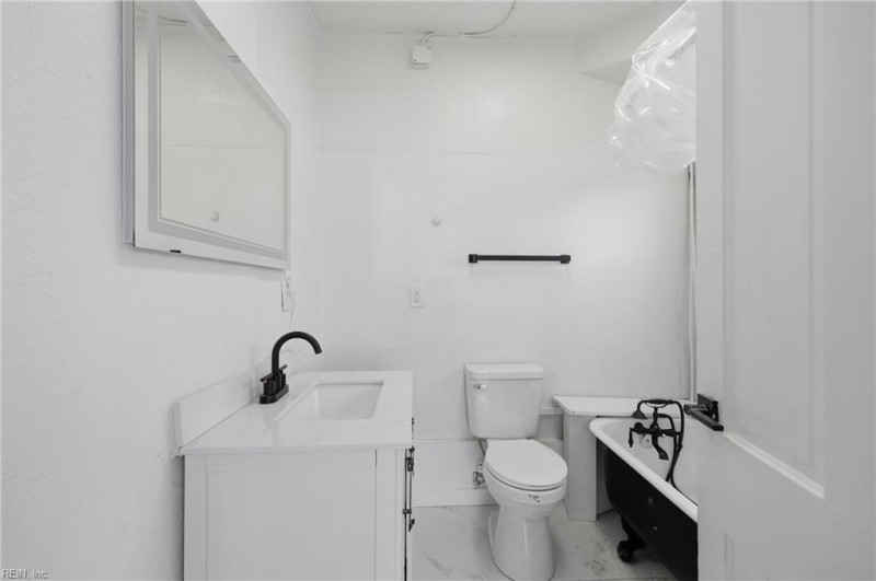 Photo 35 of 50 residential for sale in Portsmouth virginia