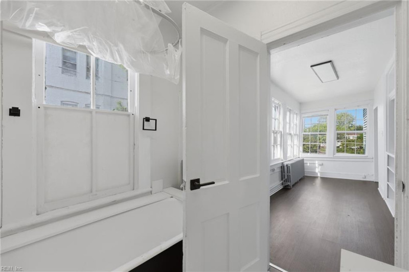 Photo 36 of 50 residential for sale in Portsmouth virginia
