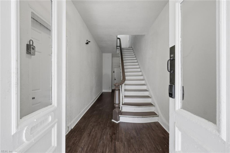 Photo 4 of 50 residential for sale in Portsmouth virginia