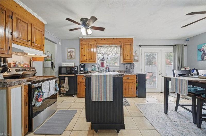 Photo 11 of 47 residential for sale in Portsmouth virginia