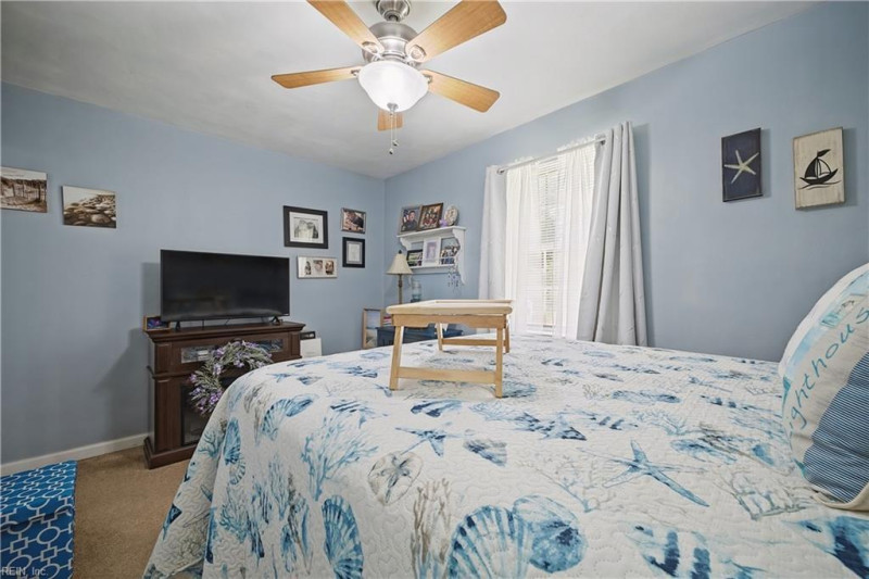 Photo 18 of 47 residential for sale in Portsmouth virginia