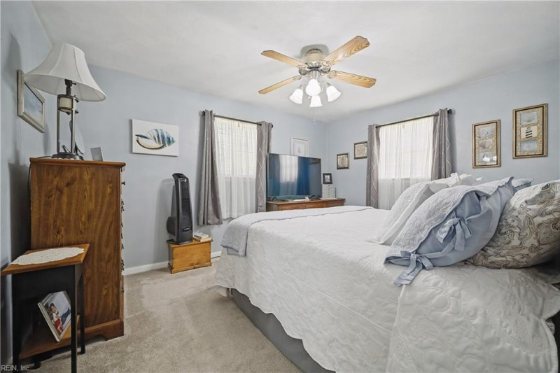 Photo 19 of 47 residential for sale in Portsmouth virginia