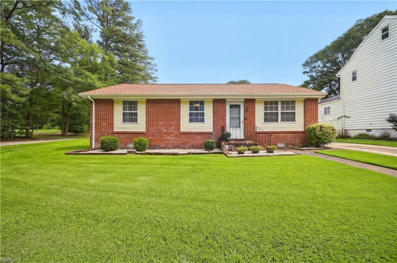 Photo 2 of 47 residential for sale in Portsmouth virginia