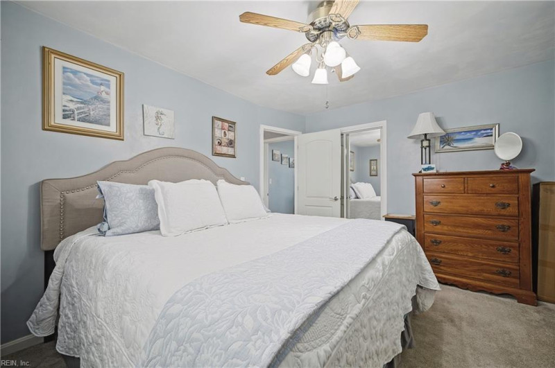 Photo 21 of 47 residential for sale in Portsmouth virginia