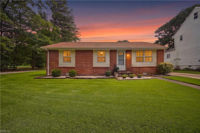 Photo 35 of 47 residential for sale in Portsmouth virginia