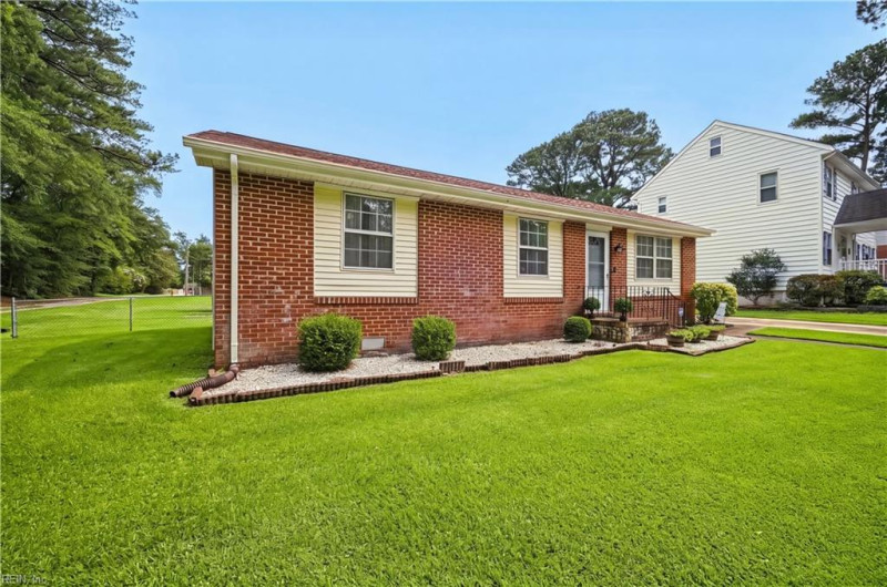 Photo 36 of 47 residential for sale in Portsmouth virginia