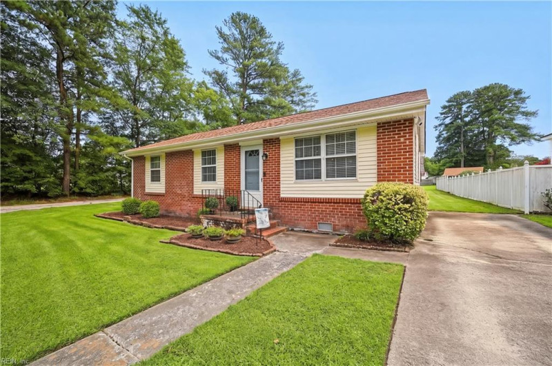 Photo 38 of 47 residential for sale in Portsmouth virginia