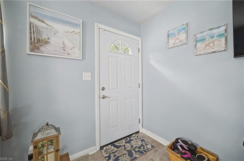 Photo 4 of 47 residential for sale in Portsmouth virginia