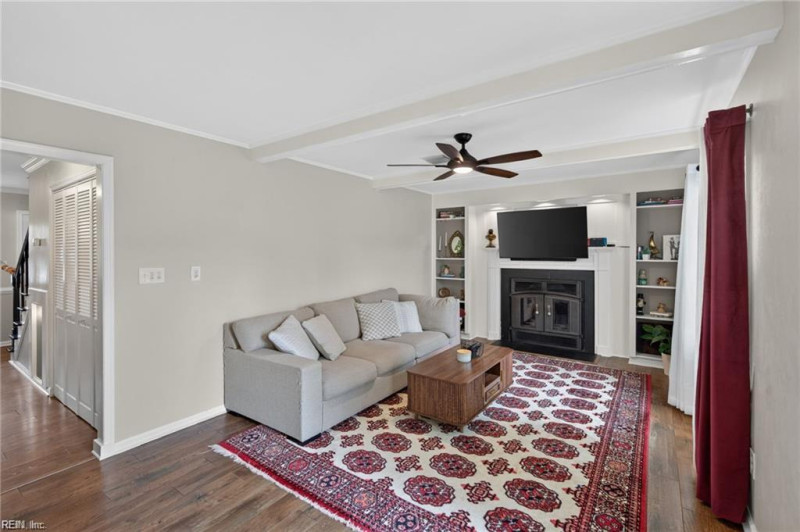 Photo 12 of 42 residential for sale in Virginia Beach virginia