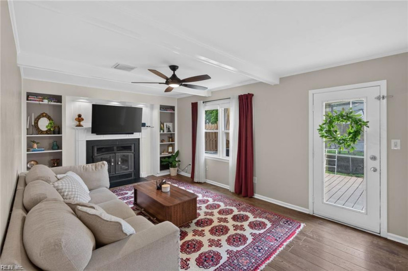 Photo 13 of 42 residential for sale in Virginia Beach virginia