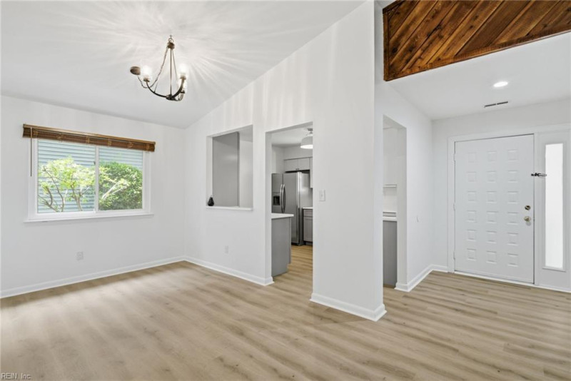 Photo 12 of 35 residential for sale in Virginia Beach virginia