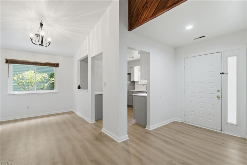 Photo 4 of 35 residential for sale in Virginia Beach virginia