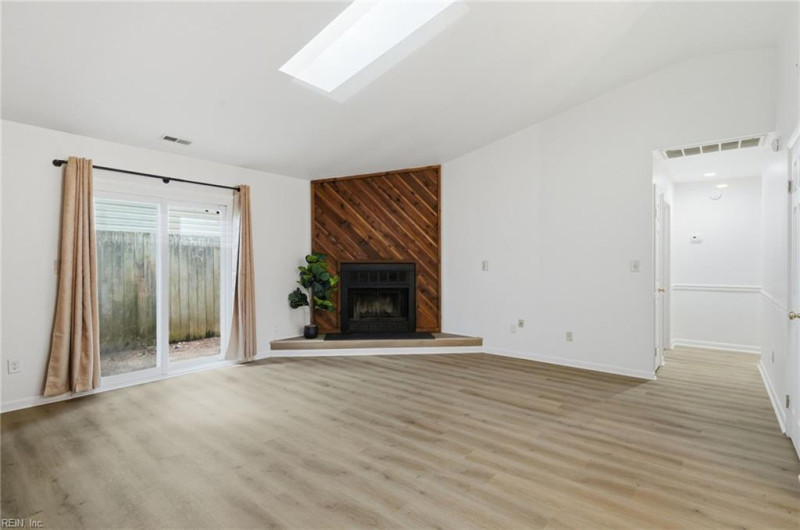 Photo 5 of 35 residential for sale in Virginia Beach virginia
