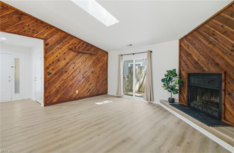 Photo 8 of 35 residential for sale in Virginia Beach virginia