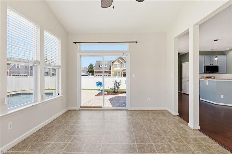 Photo 16 of 44 residential for sale in Chesapeake virginia