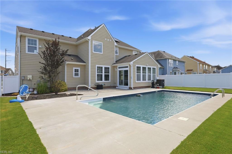 Photo 35 of 44 residential for sale in Chesapeake virginia