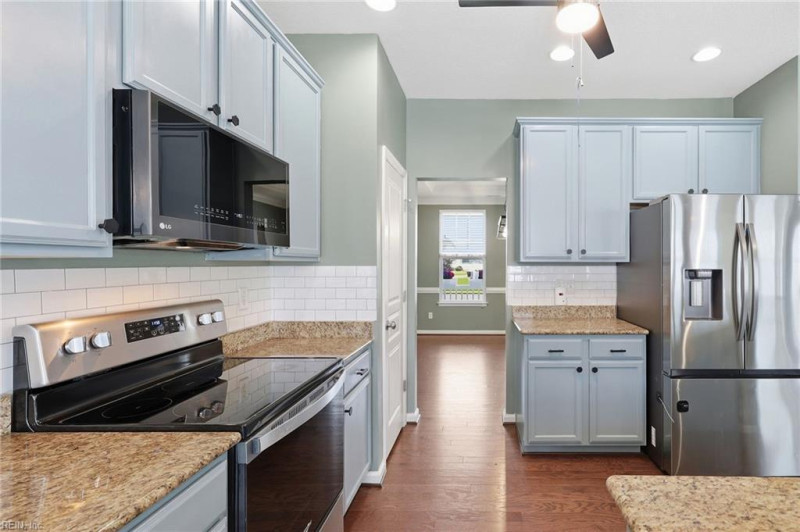Photo 7 of 44 residential for sale in Chesapeake virginia