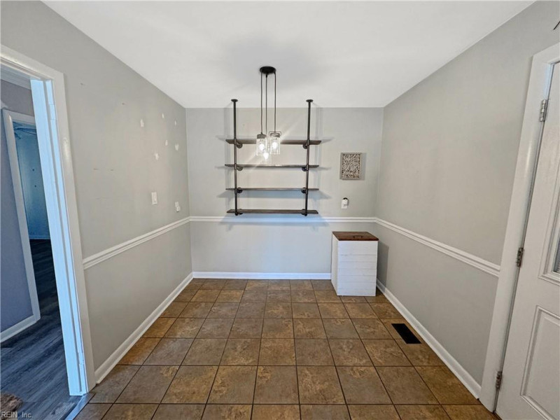 Photo 10 of 32 residential for sale in Hampton virginia