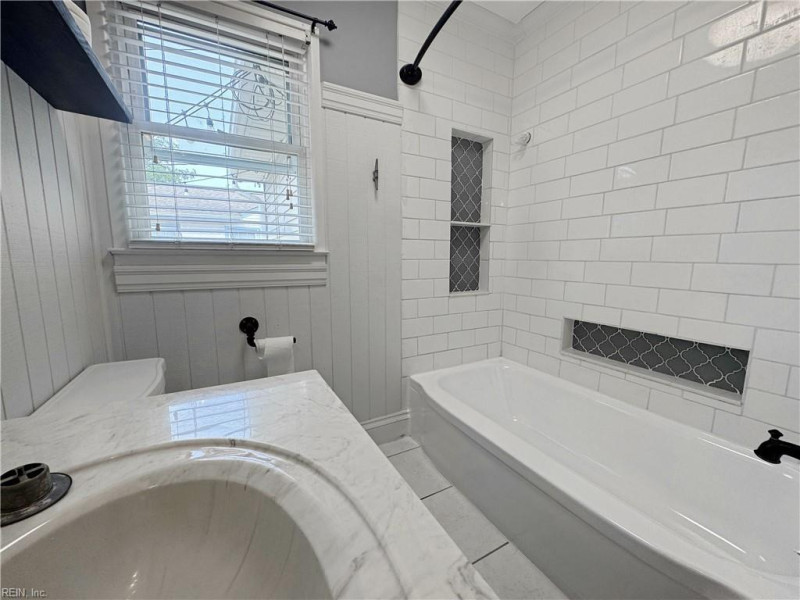 Photo 17 of 32 residential for sale in Hampton virginia