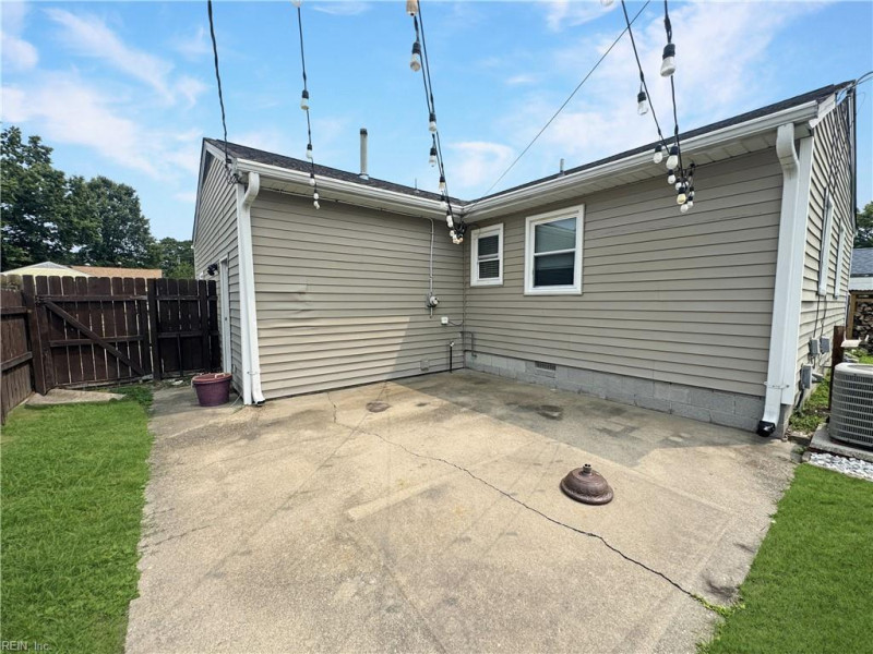 Photo 27 of 32 residential for sale in Hampton virginia