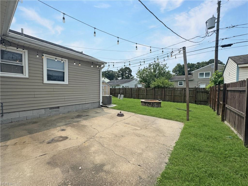 Photo 28 of 32 residential for sale in Hampton virginia