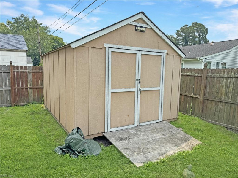 Photo 29 of 32 residential for sale in Hampton virginia