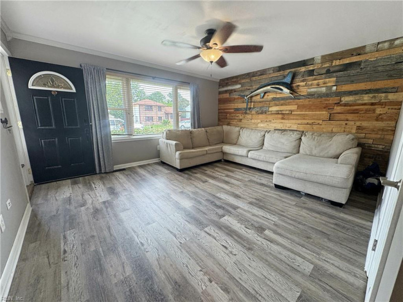 Photo 5 of 32 residential for sale in Hampton virginia