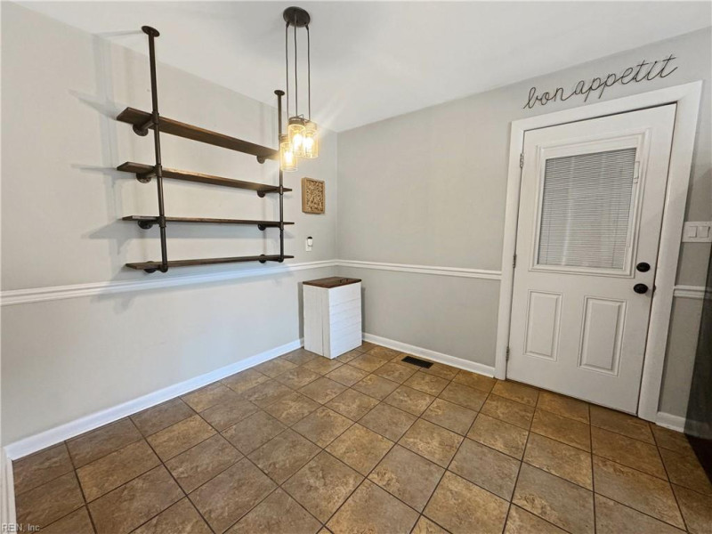 Photo 6 of 32 residential for sale in Hampton virginia