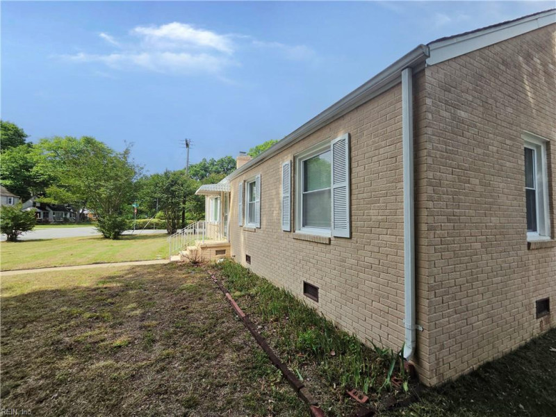 Photo 4 of 20 residential for sale in Newport News virginia