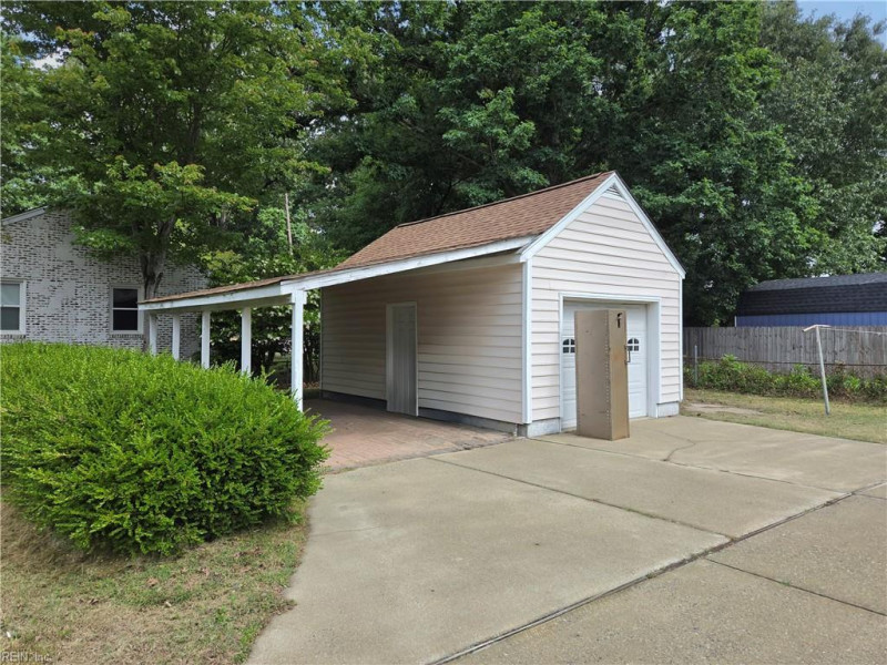 Photo 5 of 20 residential for sale in Newport News virginia