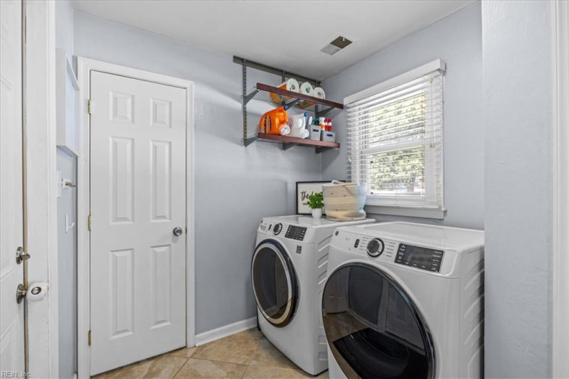 Photo 17 of 46 residential for sale in Virginia Beach virginia