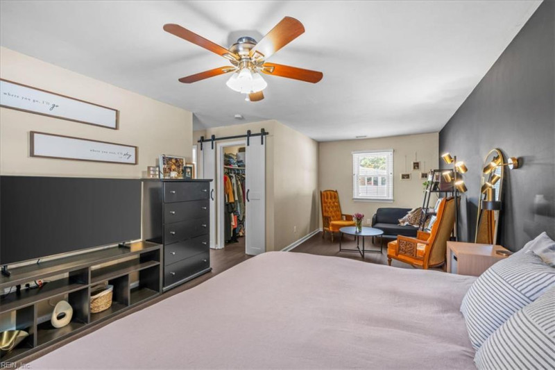 Photo 25 of 46 residential for sale in Virginia Beach virginia