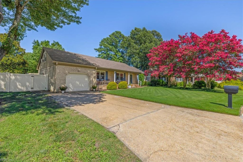 Photo 3 of 46 residential for sale in Virginia Beach virginia