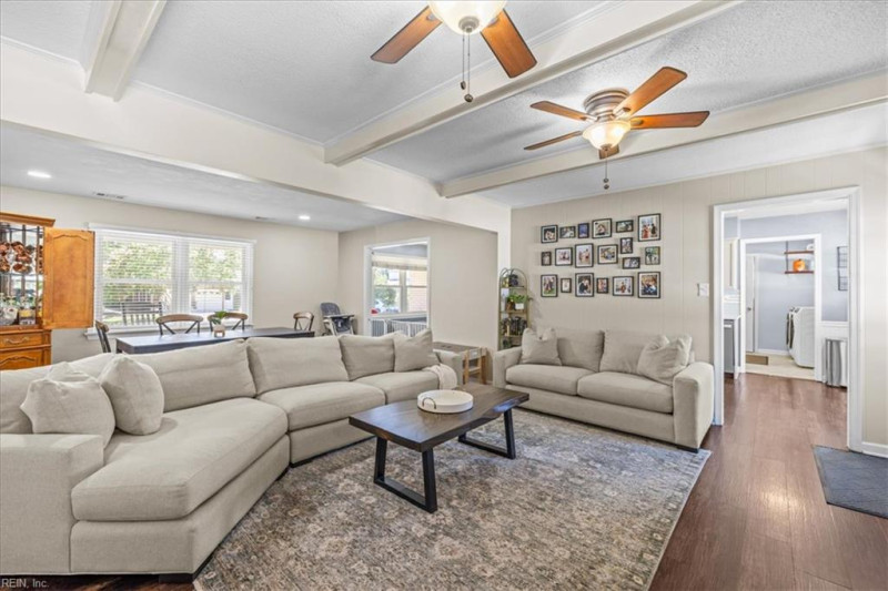 Photo 4 of 46 residential for sale in Virginia Beach virginia