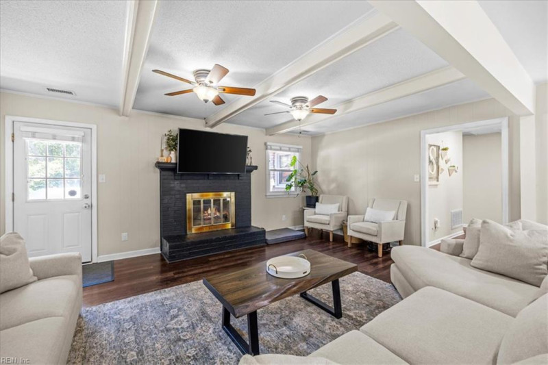 Photo 7 of 46 residential for sale in Virginia Beach virginia