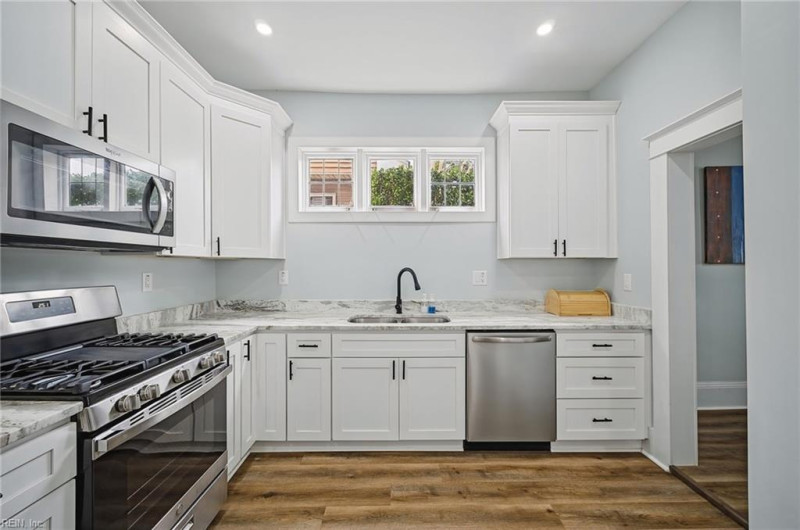 Photo 18 of 50 residential for sale in Newport News virginia
