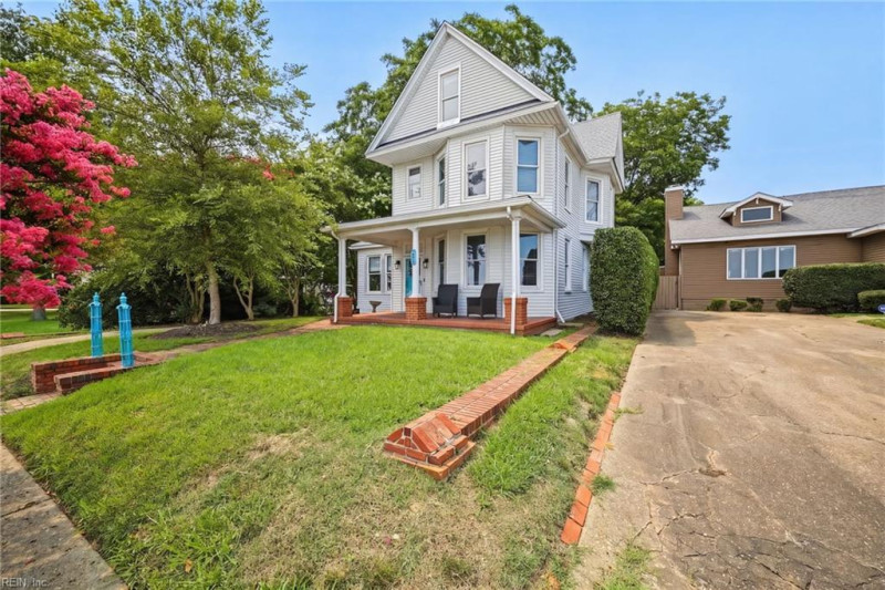 Photo 4 of 50 residential for sale in Newport News virginia