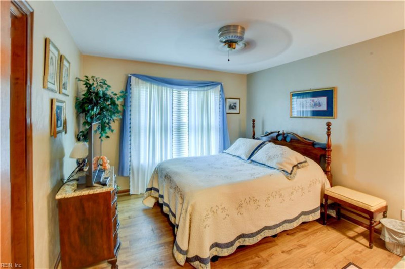 Photo 17 of 46 residential for sale in Chesapeake virginia Photo 17 of 46 residential for sale in Chesapeake virginia