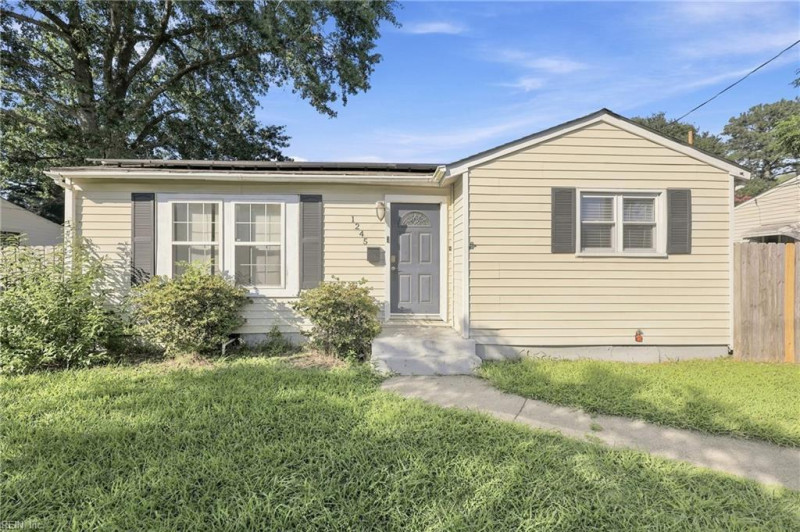 Photo 1 of 25 residential for sale in Chesapeake virginia