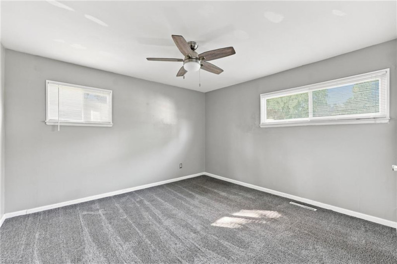Photo 11 of 25 residential for sale in Chesapeake virginia