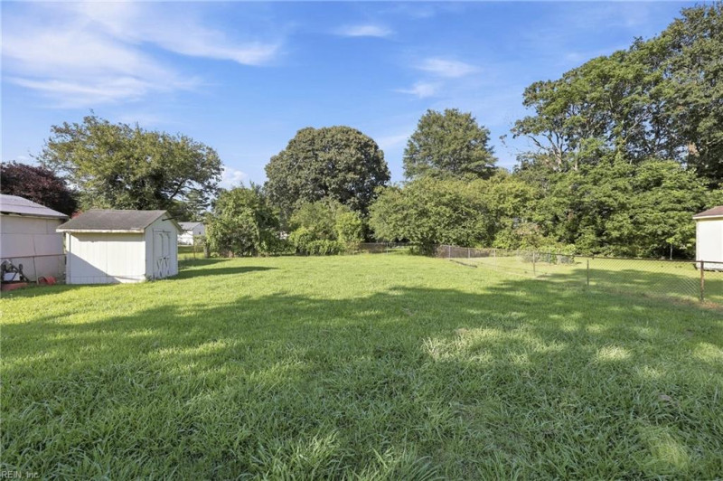 Photo 21 of 25 residential for sale in Chesapeake virginia